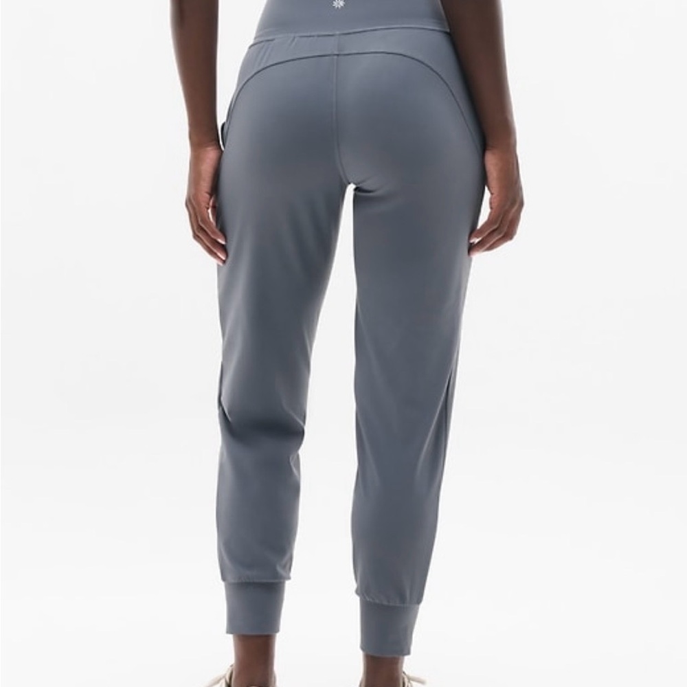 Athleta salutation jogger leggings
